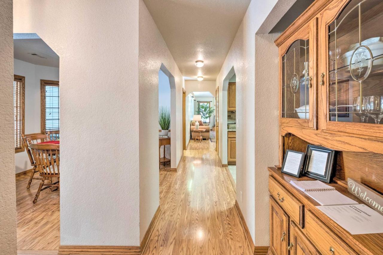 Beautiful Ozark Oasis With Deck Walk To Beaver Lake Rogers Exterior foto