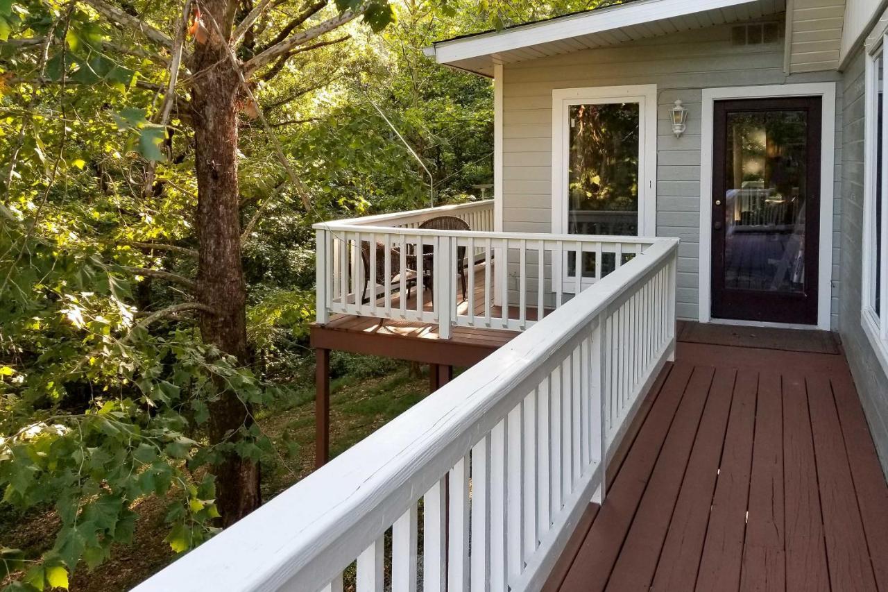 Beautiful Ozark Oasis With Deck Walk To Beaver Lake Rogers Exterior foto